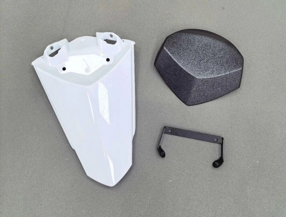  Yamaha YZF R9 2025&ndash;2026 rear seat cowl
